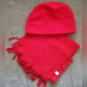 Red cap and scarf set